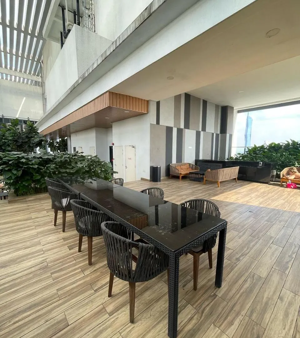 The Luxe Klcc By Homestay Kuala Lumpur